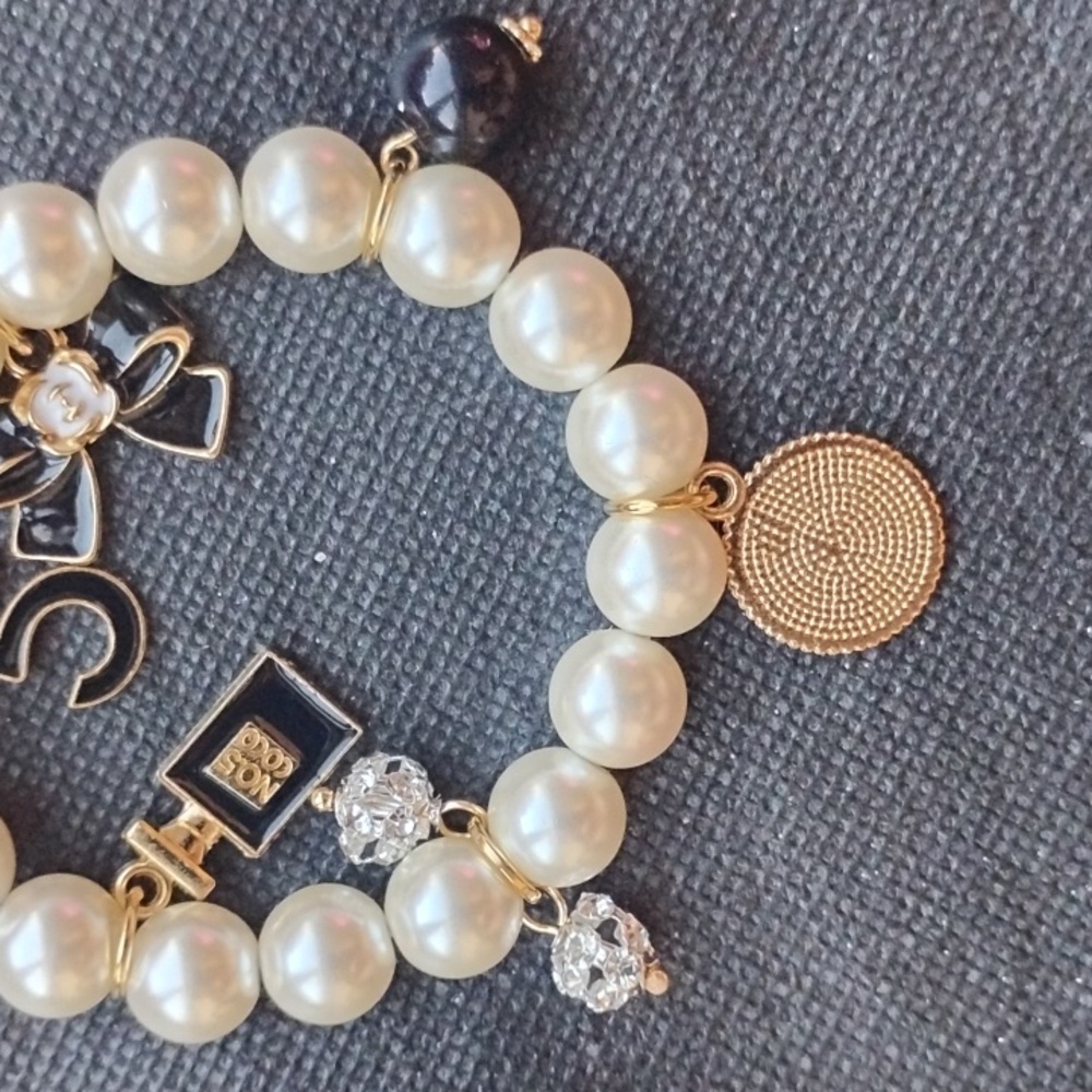 Elegant Pearl Charm Bracelet - Picture 4 of 5